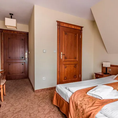 Alojamento de Acomodação e Pequeno-almoço Magnat Spa, Jacuzzi, Sauna, Teznia Solankowa 3*