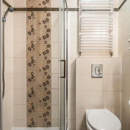 Magnat Spa, Jacuzzi, Sauna, Teznia Solankowa Oda ve Kahvaltı 3*